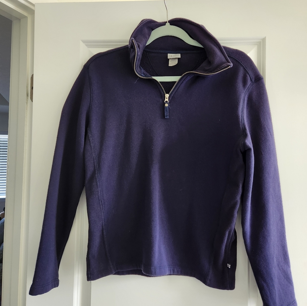 Ladies pullover sweatshirt